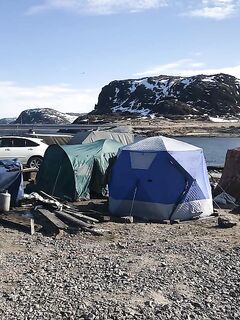 И ещё немного кадров из Териберки: берег, волна и короткая полоса света