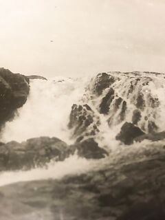 Две ГЭС у Териберки: верхняя по течению, нижняя на месте водопада — память о детстве