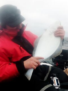 Баренцево море, Кильдин — палтусёнок 2 кг, по треске «соточка»