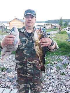 Лодочная логистика у пристани: прилив/отлив 2 м, казанки держат на привязи