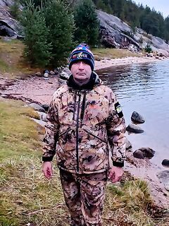 Морская рыбалка в Чупе: причал, скользящий поплавок, креветка и первая треска у девушки