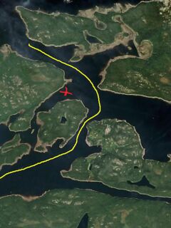 Красный маркер — не входить на отливе; жёлтый — в деревню в полводы