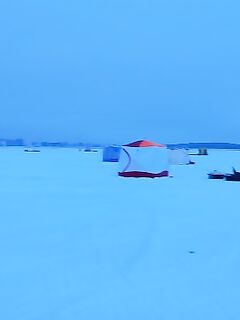 Первый лёд и пустые лунки