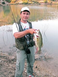 Кипр, Аспрокреммос — единственный крупняк