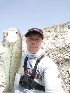 Аспрокреммос: жара, бассы и рыбалка ради восторга