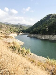 Аргака — красивая, но пустая дамба