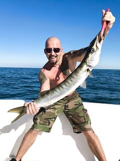 Трофейный день в Дубае барракуда 5 кг и бонито