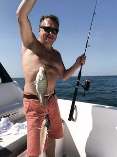 Дубай, пелагик молчал а донка выручила