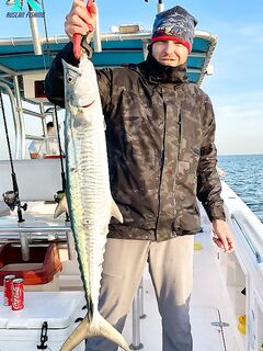 Дубай: утренний кинг — короткая морская рыбалка