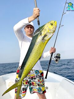 Пасмурный старт морская рыбалка джиг с глубины и двадцать хвостов Фуджейра