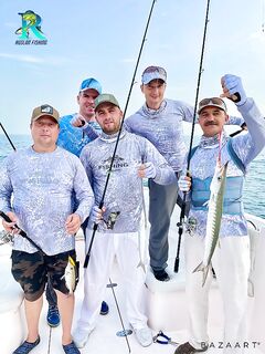 Пасмурное утро, мелкая барракуда подрастать и пилкеры 30–50 г