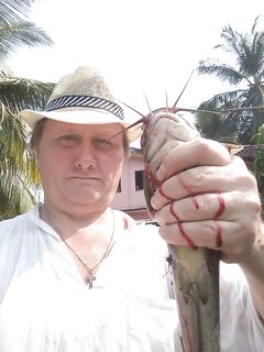 Силиконовый червь, кальмар и креветка по месту