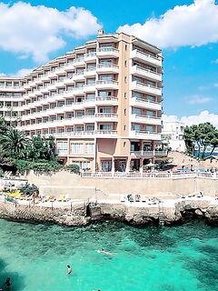 Майорка, берег у отеля и вечерние забросы спиннингом