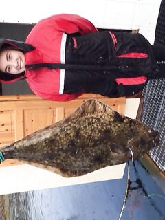 Палтус для дочки в Норвегии и короткий семейный момент