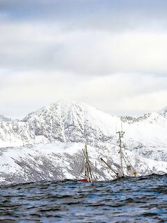 Вернулся в пролив, коллег укачало