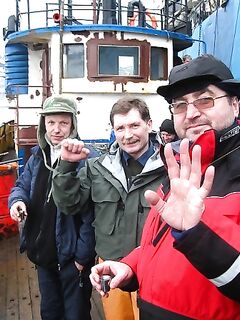 Переход вдоль берега у Рыбачьего и странные конструкции