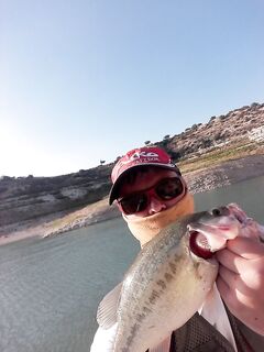 Кипр: Аспрокреммос, сломанное кольцо и первый басс на спиннербейте