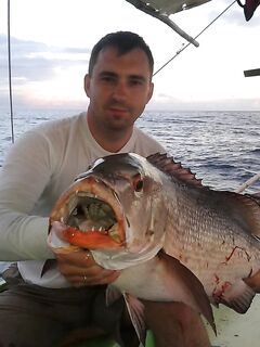 Puka Beach отпугнул меня отдыхающими а лодка оставила одну рыбу и минус воблер