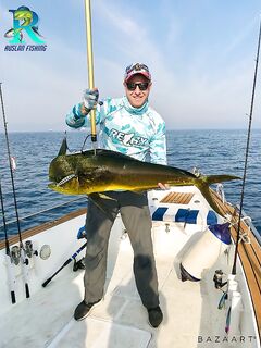 Живец сделал Фуджейру а воблер все же разловил махи-махи для семьи из Алматы