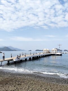 У Club Tuana в Фетхие первый пантон держит кефаль и леврека а второй показывает баракуду на пяти метрах