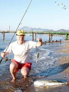 Большой баллон в Текирова дотащил мелкого до берега а лучшей приманкой на нем так и осталась цикада 7 граммов