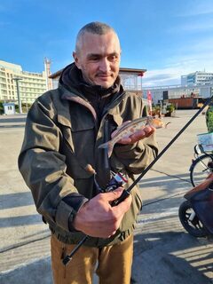 Рыбалка в Адлерском порту на Чёрном море: бомбарда, тиролька и барабулька на морского червя