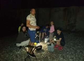 Вечерняя рыбалка на Чёрном море с пирса на закате: бомбарда, головки и Мария