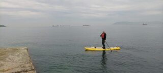 Кабардинка, Чёрное море: поиск чулары и кефали с САПа у пляжа на улице Мира