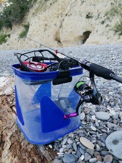 Чёрное море, Джанхот: рыбалка на рассвете с Техасом, окунем, кукушкой и карасём у камней