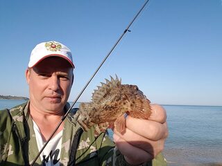 Ловля скорпены на Чёрном море в волну с самодельными тирольками и лёгкой снастью