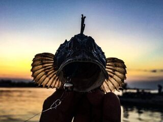 Чёрное море: морская рыбалка в заливе с лодки и берега на ласкиря и скорпену со спиннингом