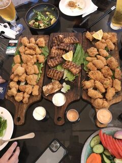 Фуджейра, ОАЭ: кастинг на махи-махи попперами и воблерами после рассвета