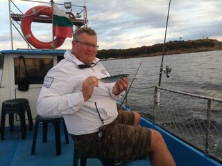 Рыбалка в Болгарии на Черном море: ставрида и паламуд за три часа с лодки