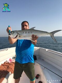 ОАЭ, Дубай и JBR: трудовая ловля Queenfish с лодки после выхода в открытое море