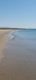 Турция в конце августа: теплое мелкое море, рыбы у берега не видно, снасти для морской рыбалки не брал