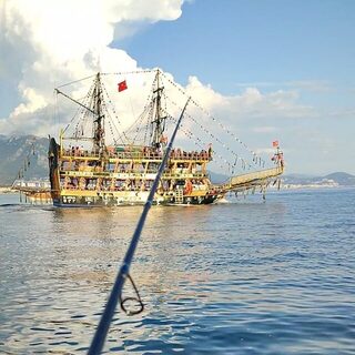 Турция: морская рыбалка на Анталийском побережье, групперы и две сковородки