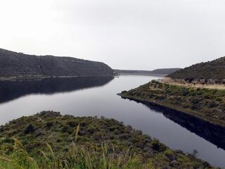 Пафос: дамбы, гюрза на Курисе и тонкие крючки