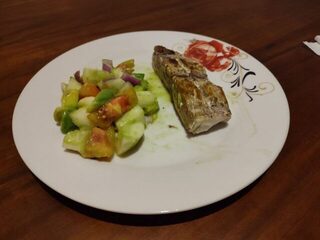 Гриль из кирпичей и мачете для улова на Шри-Ланке