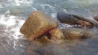 Пхукет, Карон: камни у пляжа, Mepps и рыба у ракушечных скал