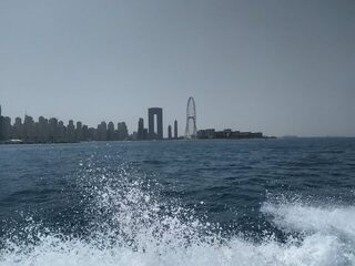Дубай: лодочная рыбалка, пилькер 20 г и queenfish