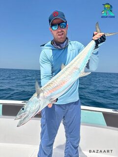 Две точки у Абу-Даби: queenfish 5-7 кг рядом и kingfish 6-9 кг дальше