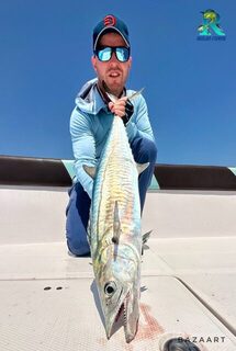 Две точки у Абу-Даби: queenfish 5-7 кг рядом и kingfish 6-9 кг дальше