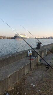 Азовское море, Голубицкая: береговая рыбалка при сильном ветре у порта