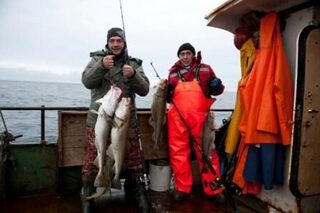 Баренцево море, Териберка: апрельская морская рыбалка с лодки после снегопада